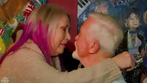 This Man Finally Opened His Ex-Girlfriend’s Gift After 50 Years, Didn’t Expect What Was Inside