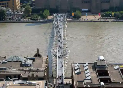 What film showed the destruction of the Millenium Bridge?