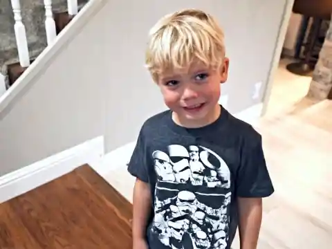 Boy Is Banned From Playground For His Shirt, But His Mother Has The Last Laugh