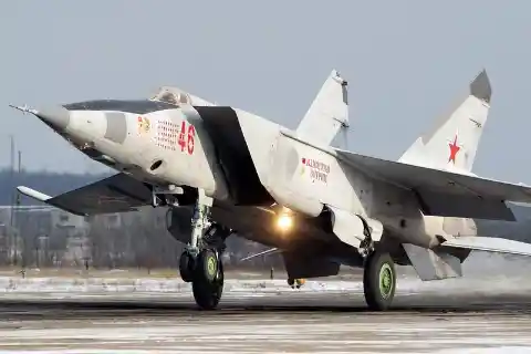 7. Mikoyan-Gurevich MiG-25 Foxbat 2,190mph