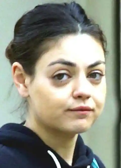 Mila Kunis sin maquillaje