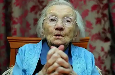 96-Year-Old Sells House. Buyer Opens Door And Realizes She’s Been Set Up