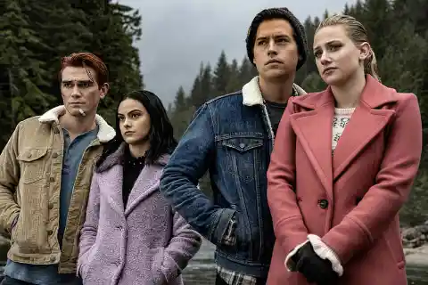 The CW's Riverdale suspended production after reported contact with a COVID-19 infectee. 