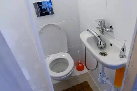 A Full Bathroom