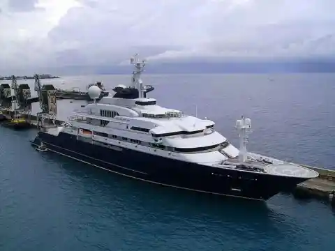 20+ Unbelievable Yachts Owned by Celebrities