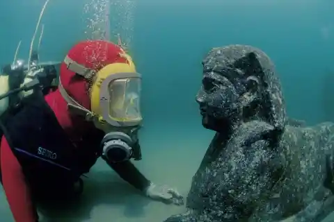 Real Life Indiana Jones Finds The Lost Egyptian City of Heracleion Submerged Underwater