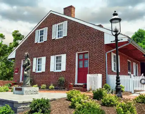 36. Farnsworth House, Gettysburg, Pennsylvania