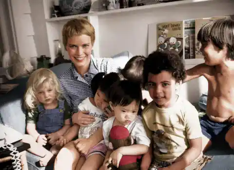 Marie Osmond has 8 children: