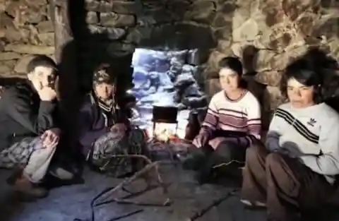 Climbers Discovered a Family That Lived Totally Isolated in the Mountains for 80 Years