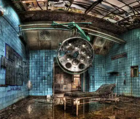 20 Most Haunting Photos Of Abandoned Places Around The World