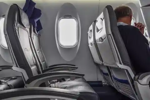 Man Mocks Woman On Plane, Doesn’t Realize Who’s Behind Him