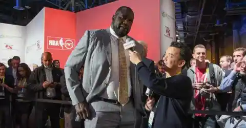 SHAQUILLE O’NEAL- 7’1” and 325 pounds