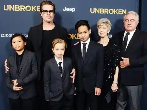 Robert De Niro has 6 children: