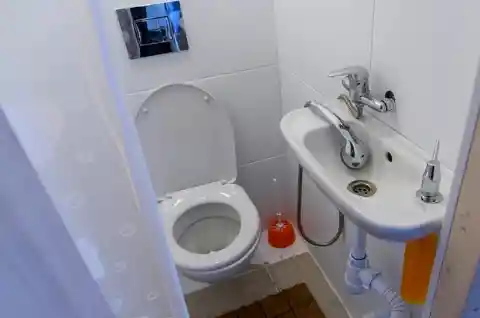 A Full Bathroom
